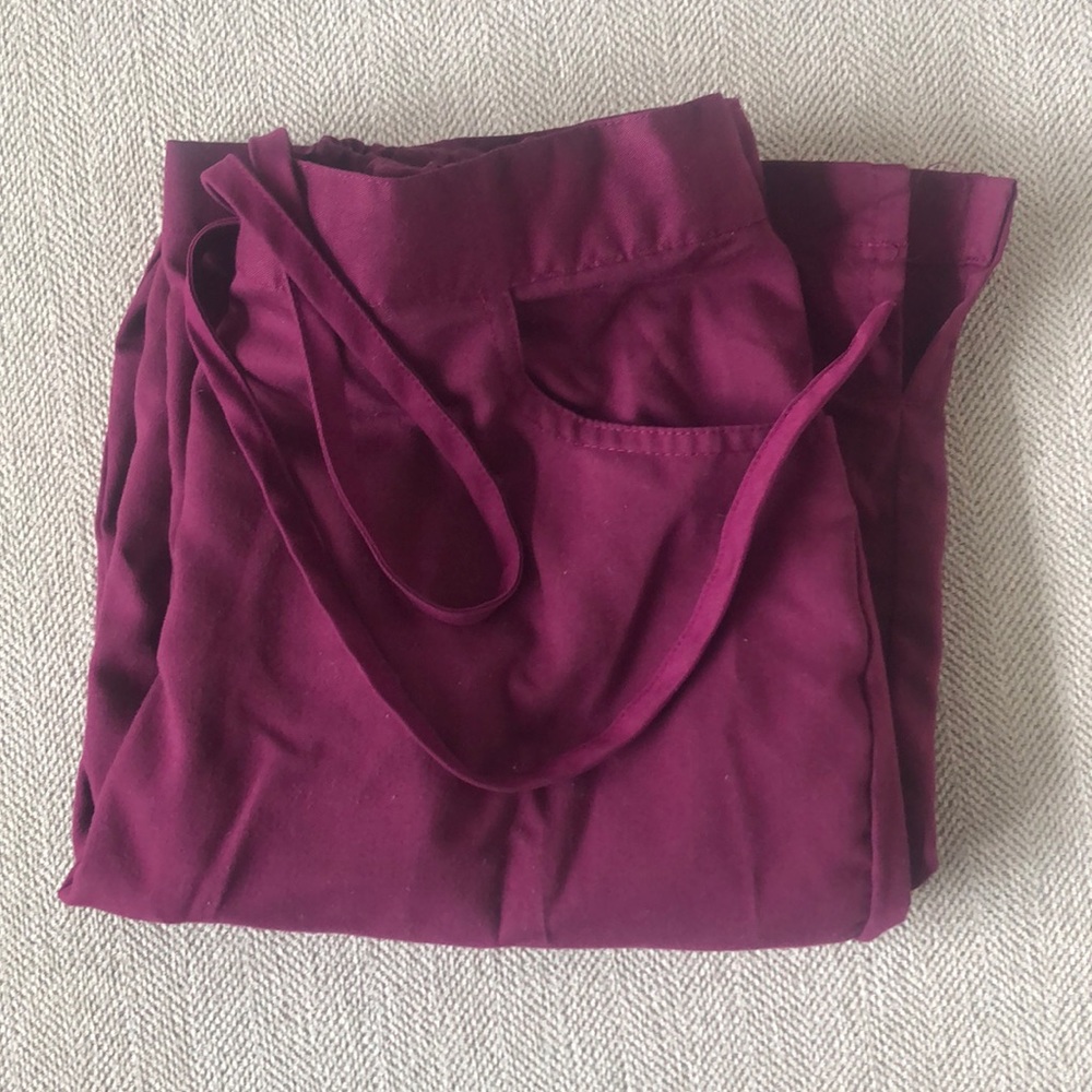 Greys anatomy maroon flare scrub in XS